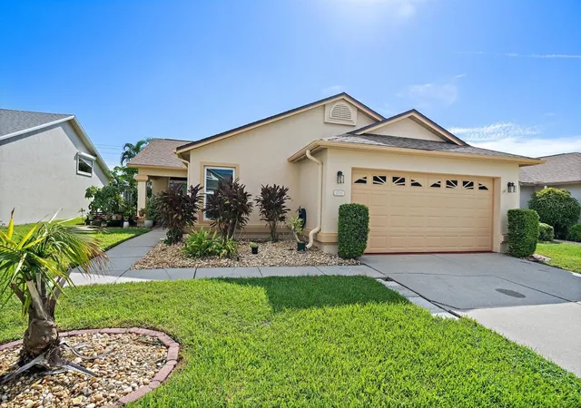 Photo 3 of Single family home for sale at 4759 Raintree St Cir E, Bradenton, FL 34203 | MLS# A4706579 | Listing updated on 2026-10-06
