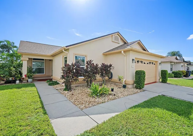 Photo 4 of Single family home for sale at 4759 Raintree St Cir E, Bradenton, FL 34203 | MLS# A4706579 | Listing updated on 2026-10-06