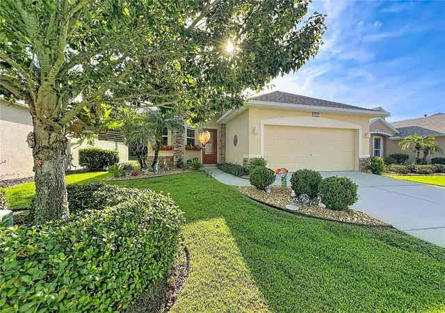 Photo 2 of Single family home for sale at 8290 Bridgeport Bay, Mount Dora, FL 32757 | MLS# G5117966 | Listing updated on 2026-10-03