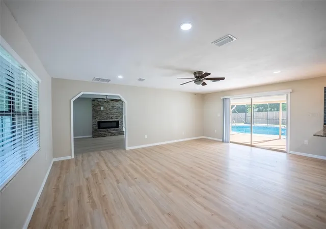 Photo 4 of Single family home for sale at 3609 SE 33rd Court, Ocala, FL 34471 | MLS# OM732491 | Listing updated on 2026-09-20