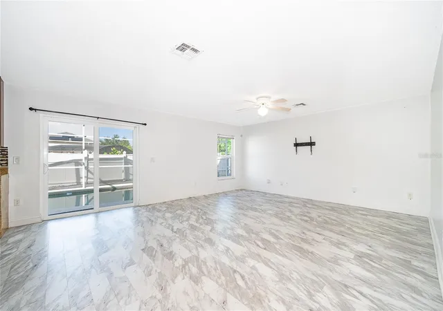 Photo 4 of Single family home for sale at 3102 Holland Dr, Orlando, FL 32825 | MLS# S5157861 | Listing updated on 2026-09-19