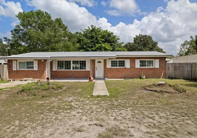 Photo 1 of Single family home for sale at 8125 N Socrum Loop Rd, Lakeland, FL 33809 | MLS# TB8549860 | Listing updated on 2026-09-18