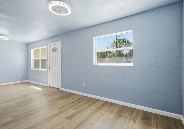 Photo 3 of Single family home for sale at 8143 Overlook Pl Ne, Saint Petersburg, FL 33702 | MLS# TB8549864 | Listing updated on 2026-09-19