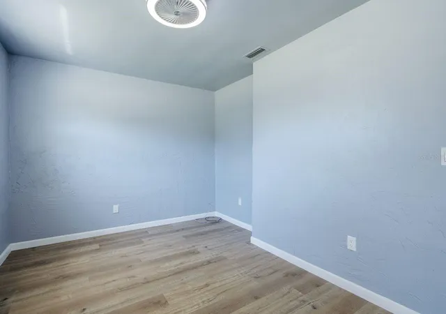 Photo 3 of Single family home for sale at 8143 Overlook Pl NE, Saint Petersburg, FL 33702 | MLS# TB8549864 | Listing updated on 2026-09-19