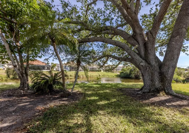 Photo 4 of House for sale at 268 Southampton Dr #309, Venice, FL 34293 | MLS# N6145822 | Listing updated on 2026-09-18