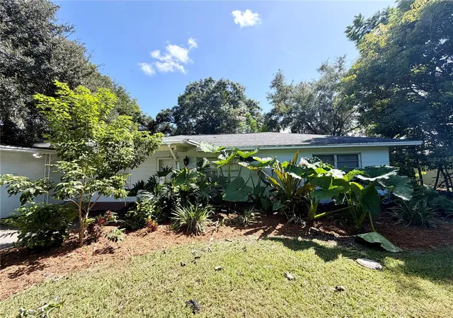 Photo 2 of Multi family home for sale at 2035 Shakespeare St, Lakeland, FL 33801 | MLS# L4965149 | Listing updated on 2026-10-06