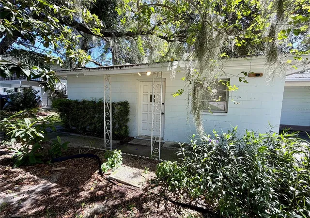 Photo 4 of House for sale at 2035 Shakespeare St, Lakeland, FL 33801 | MLS# L4965149 | Listing updated on 2026-10-06
