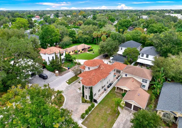 Photo 52 of Single family home for sale at 2721 N Royal Ct, TAMPA, FL 33602 | MLS# TB8549876 | Listing updated on 2026-09-27