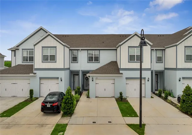 Photo 1 of Townhouse for sale at 3725 Plainview Dr, Orlando, FL 32824 | MLS# O6442971 | Listing updated on 2026-09-24
