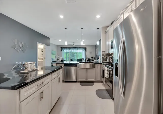 Photo 4 of Townhouse for sale at 3725 Plainview Dr, Orlando, FL 32824 | MLS# O6442971 | Listing updated on 2026-09-24