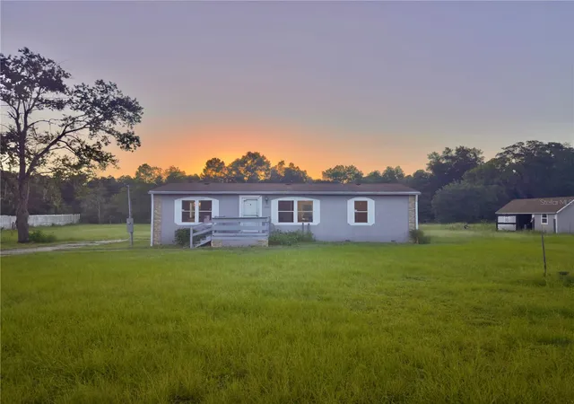 Photo 1 of Manufactured home for sale at 4500 Sw 194th Avenue, Dunnellon, FL 34432 | MLS# TB8549884 | Listing updated on 2026-10-07