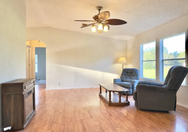 Photo 3 of Manufactured home for sale at 4500 Sw 194th Avenue, Dunnellon, FL 34432 | MLS# TB8549884 | Listing updated on 2026-10-07