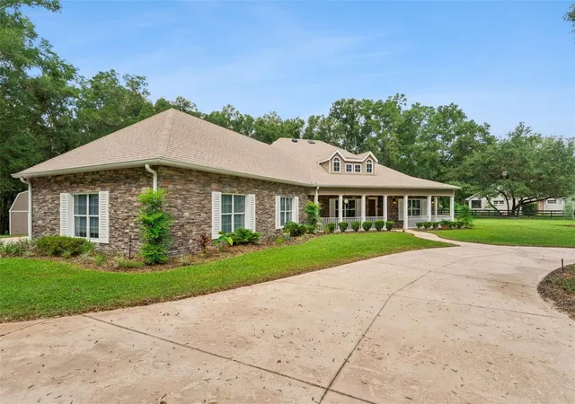 Photo 4 of Single family home for sale at 35629 Seneca Reserve Dr, Eustis, FL 32736 | MLS# O6442977 | Listing updated on 2026-09-20