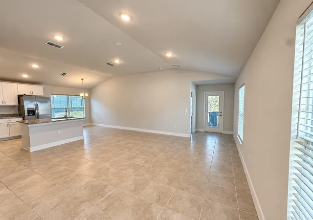 Photo 3 of Single family home for sale at 1714 Carnostie Rd, Winter Haven, FL 33884 | MLS# R4912028 | Listing updated on 2026-09-21