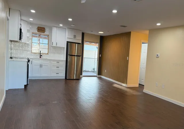 Photo 3 of Single family home for sale at 5102 21st Street W, Bradenton, FL 34207 | MLS# A4706591 | Listing updated on 2026-09-19
