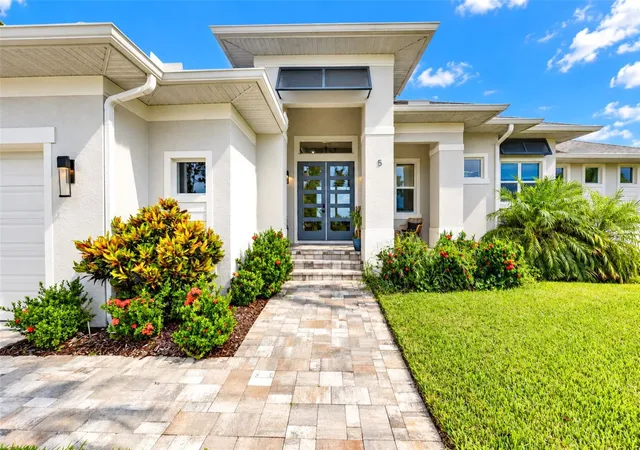 Photo 2 of Single family home for sale at 5 Reef Ct, Placida, FL 33946 | MLS# TB8549903 | Listing updated on 2026-10-10