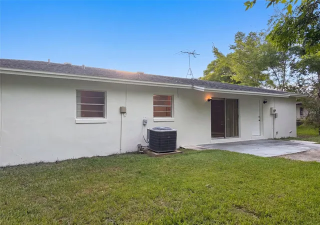 Photo 4 of Single family home for sale at 293 Michael Ave, Daytona Beach, FL 32117 | MLS# O6442987 | Listing updated on 2026-10-09