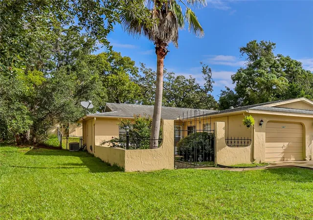 Photo 4 of House for sale at 7487 Canterbury St, Spring Hill, FL 34606 | MLS# W7889622 | Listing updated on 2026-09-19