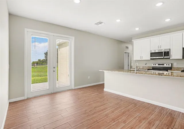 Photo 3 of Single family home for sale at 46 Alicante Ct, Kissimmee, FL 34758 | MLS# O6442997 | Listing updated on 2026-10-22