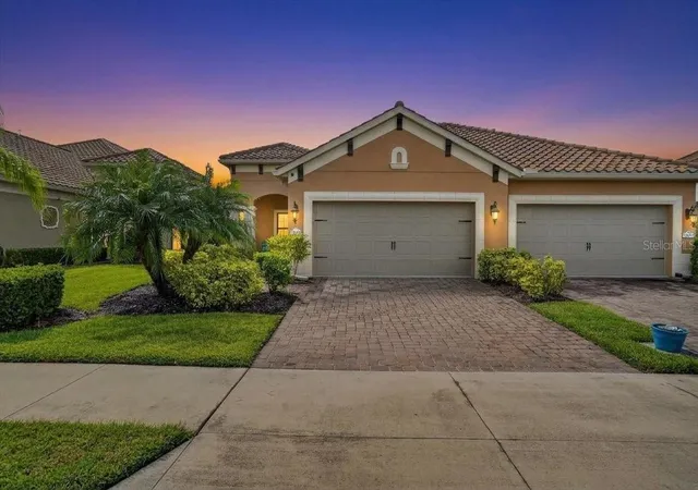 Single family home for sale at 11699 Okaloosa Dr, VENICE, FL 34293 | MLS# A4706593