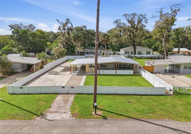 Photo 2 of Single family home for sale at 742 Temple Ave, Orange City, FL 32763 | MLS# V4951364 | Listing updated on 2026-09-22