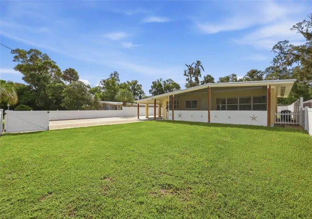 Photo 3 of Single family home for sale at 742 Temple Ave, Orange City, FL 32763 | MLS# V4951364 | Listing updated on 2026-09-22