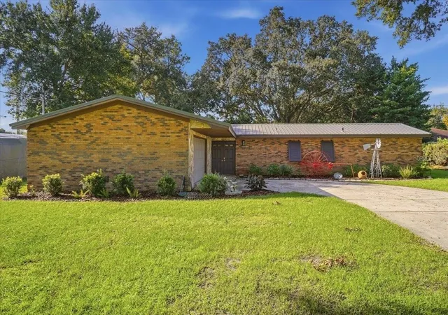 Photo 3 of Single family home for sale at 611 E Highland Dr, Lakeland, FL 33813 | MLS# L4965151 | Listing updated on 2026-09-20