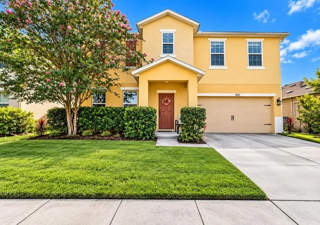 Photo 2 of Single family home for sale at 1921 Betsy Ross Ln, Saint Cloud, FL 34769 | MLS# S5157869 | Listing updated on 2026-10-25
