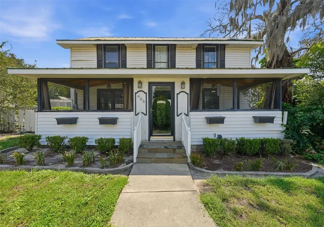 Single family home for sale at 605 S Main Ave, MINNEOLA, FL 34715 | MLS# G5117977