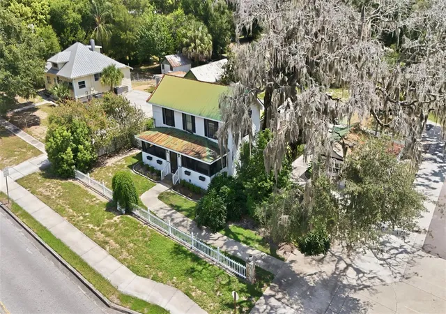 Photo 2 of Single family home for sale at 605 S Main Ave, Minneola, FL 34715 | MLS# G5117977 | Listing updated on 2026-09-21