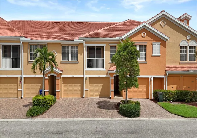 Listing Photo 1 - Condo for sale in building located at 1842 Concordia Lake Cir, Cape Coral, FL 33909 - Unit #1102