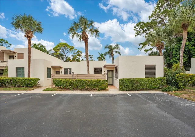 Condo for sale at 597 Lakeside Dr #205, BRADENTON, FL 34210 | MLS# A4706598