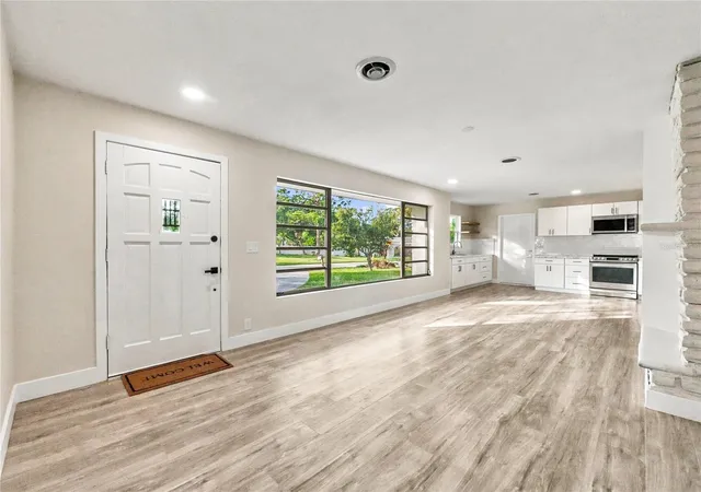 Photo 3 of Single family home for sale at 201 Granada St, Daytona Beach, FL 32117 | MLS# O6443011 | Listing updated on 2026-10-07