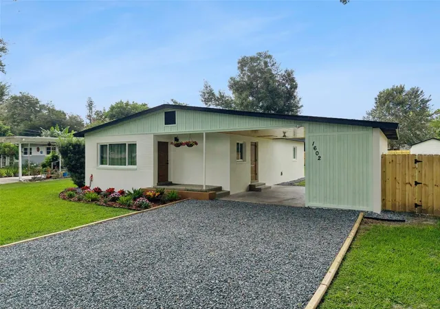 Single family home for sale at 1602 Overlook Rd, BELLE ISLE, FL 32809 | MLS# O6443012