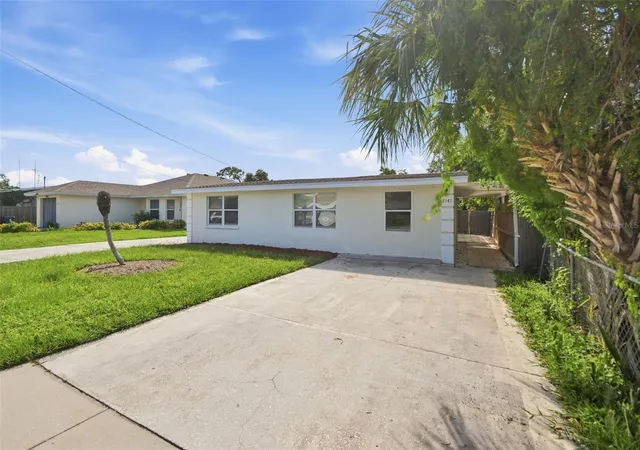 Photo 3 of Single family home for sale at 2141 Mango Ave, Sarasota, FL 34234 | MLS# O6443016 | Listing updated on 2026-09-22
