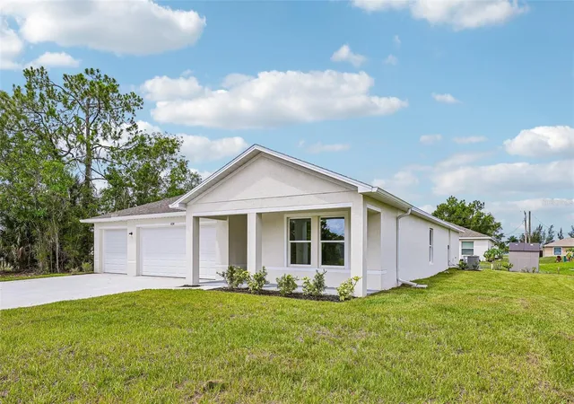 Photo 4 of Single family home for sale at 11262 Little Gull Rd, Weeki Wachee, FL 34614 | MLS# C7530902 | Listing updated on 2026-10-14