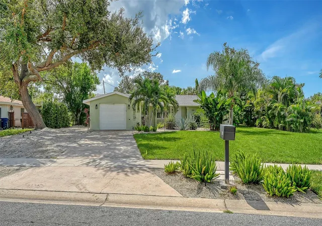 Photo 1 of Single family home for sale at 2510 Bispham Rd, Sarasota, FL 34231 | MLS# A4706608 | Listing updated on 2026-09-19