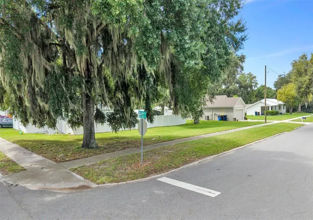 Photo 1 of Land for sale at 216 Pearl St, Auburndale, FL 33823 | MLS# L4965152 | Listing updated on 2026-10-07