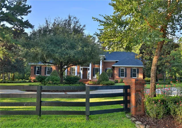 Photo 3 of Single family home for sale at 800 SW 144th Court Rd, Ocala, FL 34481 | MLS# OM732509 | Listing updated on 2026-09-19