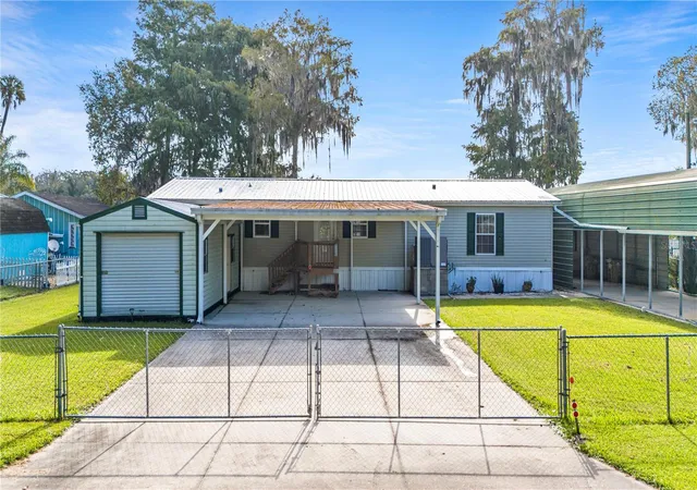 Photo 2 of Manufactured home for sale at 56310 Redbud Rd, Astor, FL 32102 | MLS# R4912029 | Listing updated on 2026-09-23