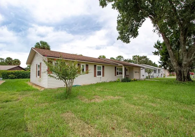 Photo 2 of Condo for sale at 62 Aberdeen Cir #62A, Leesburg, FL 34788 | MLS# G5117983 | Listing updated on 2026-09-19