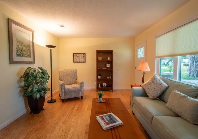Listing Photo 4 - Condo for sale in building located at 62 Aberdeen Cir, LEESBURG, FL 34788 - Unit #62A