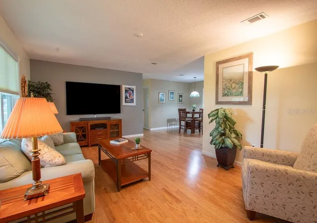 Listing Photo 5 - Condo for sale in building located at 62 Aberdeen Cir, LEESBURG, FL 34788 - Unit #62A