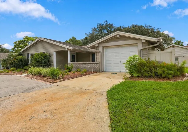 Photo 3 of Single family home for sale at 8502 Arrowhead Dr, Hudson, FL 34667 | MLS# TB8549942 | Listing updated on 2026-09-26