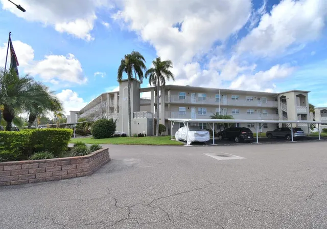 Photo 2 of Condo for sale at 948 Virginia St #210, Dunedin, FL 34698 | MLS# TB8549943 | Listing updated on 2026-09-20