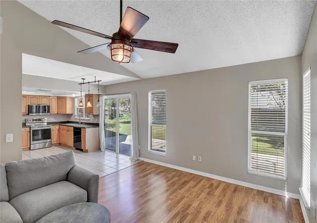 Photo 4 of Single family home for sale at 1018 Malcolm Ct, Oviedo, FL 32765 | MLS# O6443031 | Listing updated on 2026-10-06