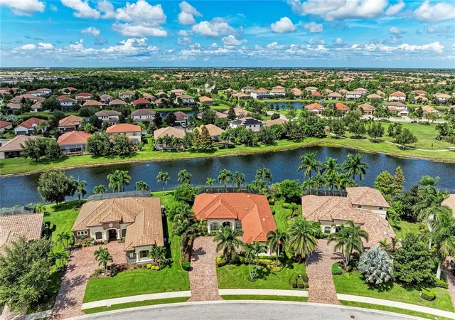 Photo 2 of Single family home for sale at 13213 Bridgeport Xing, Bradenton, FL 34211 | MLS# A4706617 | Listing updated on 2026-09-19