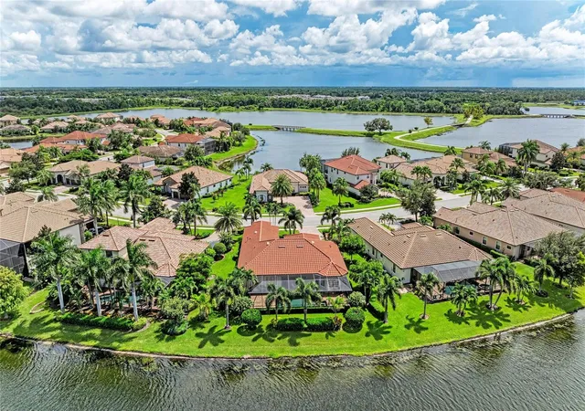 Photo 3 of Single family home for sale at 13213 Bridgeport Xing, Bradenton, FL 34211 | MLS# A4706617 | Listing updated on 2026-09-19