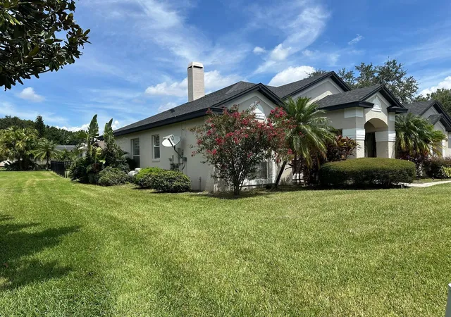 Photo 2 of Single family home for sale at 10349 Pointview Ct, Orlando, FL 32836 | MLS# S5157875 | Listing updated on 2026-09-28
