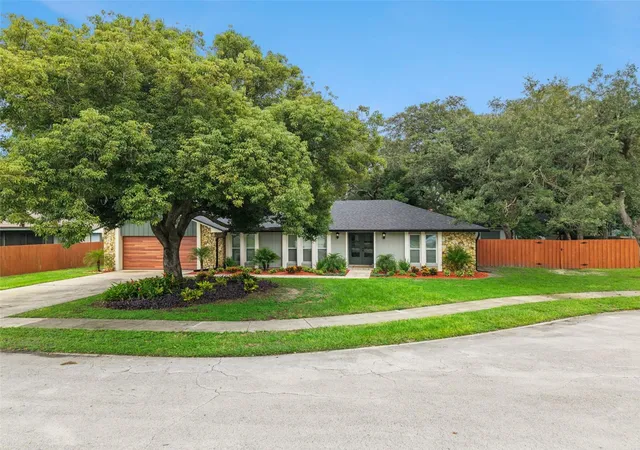 Photo 1 of Single family home for sale at 711 Columbus Way, Longwood, FL 32750 | MLS# O6443035 | Listing updated on 2026-09-19